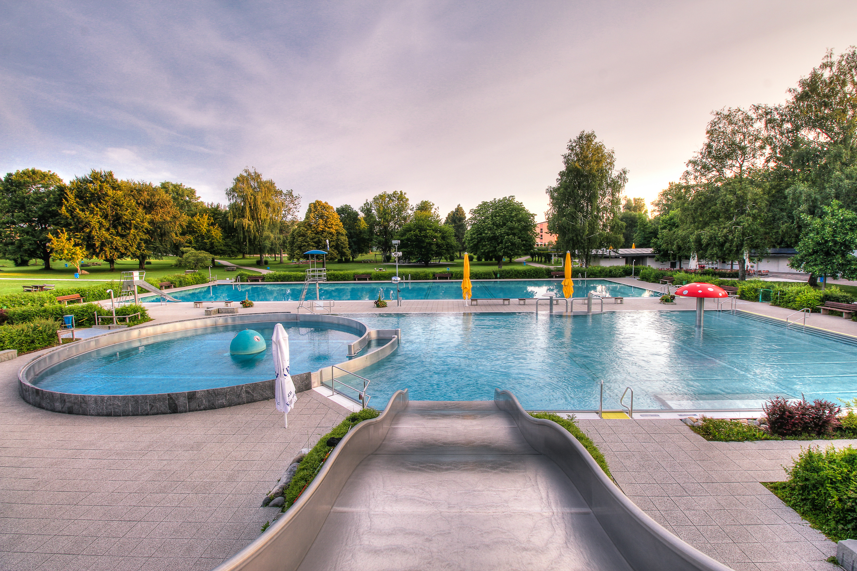 Hotels und Ferienwohnungen im Oberallgäu - Freibad neben CamboMare