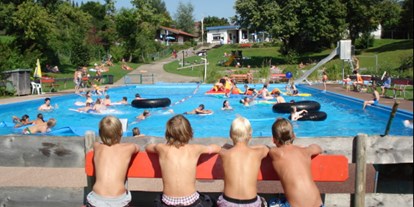 Hotels und Ferienwohnungen im Oberallgäu - Saison: Sommer - Rettenberg (Landkreis Oberallgäu) - Freibad Rettenberg