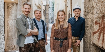 Hotels und Ferienwohnungen im Oberallgäu - Kategorien: Musik - Bayern - Am Burgstall präsentiert TSCHENTIG - Am Burgstall freut man sich auf "TSCHENTIG"
