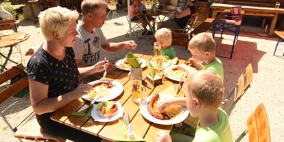 Hotels und Ferienwohnungen im Oberallgäu - Kinder & Familie: Kinder sind willkommen - Oberallgäu - Berghof-Stüble im Alpenwildpark in Obermaiselstein - Berghof-Stüble im Alpenwildpark in Obermaiselstein