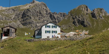 Hotels und Ferienwohnungen im Oberallgäu - Kategorien: Hüttenführer - Vorarlberg - Widdersteinhütte gegenüber den Lechtaler Alpen