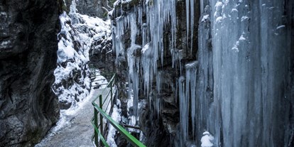 Hotels und Ferienwohnungen im Oberallgäu - Kategorien: Wanderweg - Oberallgäu - Breitachklamm bei Oberstdorf / Allgäu im Winter - Breitachklamm im Winter