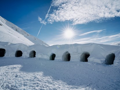 Hotels und Ferienwohnungen im Oberallgäu - Parken & Anreise: keine Anreise mit PKW möglich - Iglu Lodge - Eishotel auf dem Nebelhorn über Oberstdorf - Iglu Lodge - das Eishotel auf dem Nebelhorn