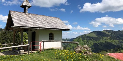 Hotels und Ferienwohnungen im Oberallgäu - Ausstattung: WLAN inklusive - kleine Kapelle bei der Alpe Schilpre - Berghaus Christiane - Steibis im Allgäu
