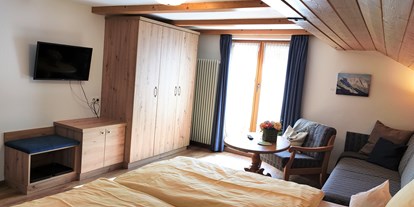 Hotels und Ferienwohnungen im Oberallgäu - Ausstattung: WLAN inklusive - Doppelzimmer "Rubihorn" 
Gästehaus Luitz-Kennerknecht in Fischen im Allgäu - Gästehaus Luitz-Kennerknecht