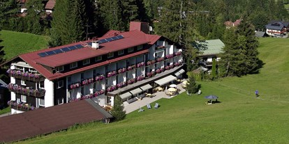 Hotels und Ferienwohnungen im Oberallgäu - Freizeit: Innenpool - Kleinwalsertal - Hotels im Kleinwalsertal - Montana in Riezlern - Hotel Montana in Riezlern im Kleinwalsertal