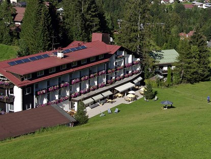 Hotels und Ferienwohnungen im Oberallgäu - Kleinwalsertal - Hotels im Kleinwalsertal - Montana in Riezlern - Hotel Montana in Riezlern im Kleinwalsertal