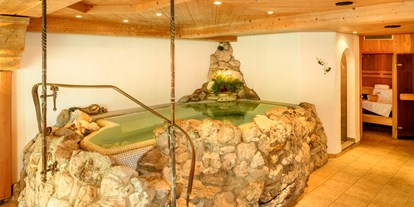 Hotels und Ferienwohnungen im Oberallgäu - Ausstattung: hundefreundlich - Oberallgäu - Entspannung im Whirlpool mit Bergquell-Wasser  - Alpengasthof-Hotel Schwand
