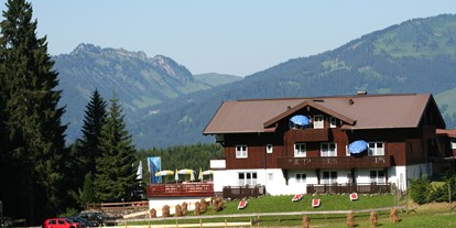 Hotels und Ferienwohnungen im Oberallgäu - Reisegrund: Skiurlaub - Allgäu - Berghotel Sonnenklause - Hotel im Oberallgäu - Berghotel Sonnenklause über dem Illertal im Oberallgäu