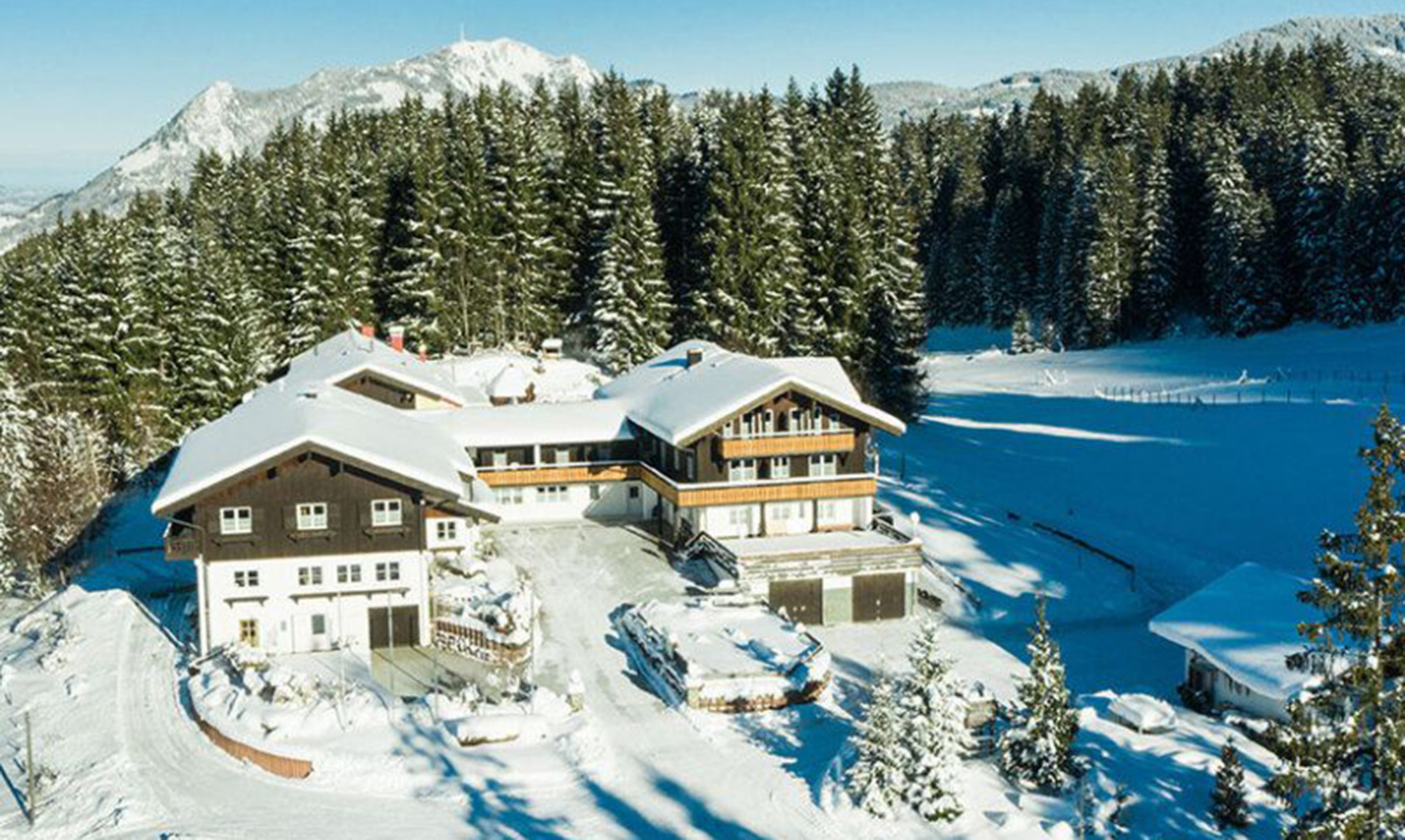 Hotels und Ferienwohnungen im Oberallgäu: Berghotel Sonnenklause - Hotel im Oberallgäu - Berghotel Sonnenklause über dem Illertal im Oberallgäu