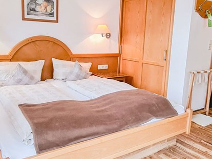 Hotels und Ferienwohnungen im Oberallgäu - Freizeit: Skifahren - Sonthofen HInang - Hotel im Allgäu - Berghotel Sonnenklause - Berghotel Sonnenklause über dem Illertal im Oberallgäu