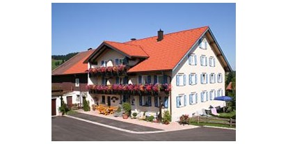 Hotels und Ferienwohnungen im Oberallgäu - Ausstattung: Parkplatz - Oberstaufen - Ferienwohnungen Kennerknecht