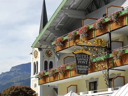 Hotels und Ferienwohnungen im Oberallgäu - Parken & Anreise: kostenloser Parkplatz - Vorarlberg - Hotel Hallers Posthotel in Riezlern - Kleinwasertal - Haller's Posthotel & Posthaus