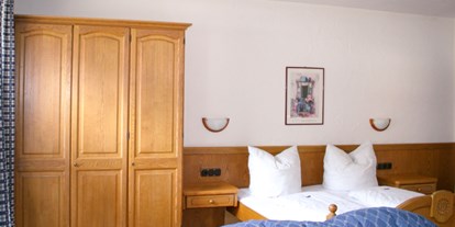 Hotels und Ferienwohnungen im Oberallgäu - Ferienwohunung Rubihorn Wohnbereich mit Zusatzbett - Landhaus Glaab - Gästezimmer & Ferienwohnungen