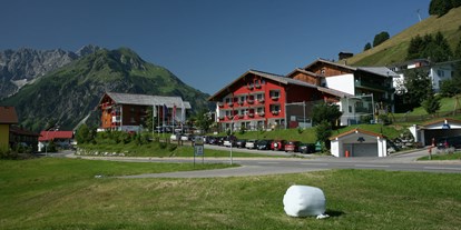 Hotels und Ferienwohnungen im Oberallgäu - Unterkunftsart: Hotel - Mittelberg Mittelberg - Ort - IFA Hotel Alpenrose