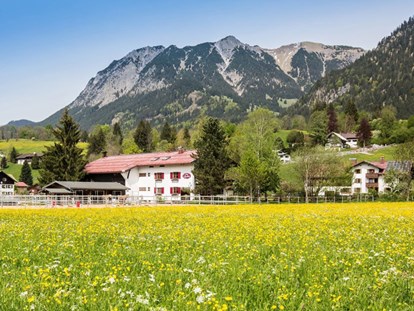 Hotels und Ferienwohnungen im Oberallgäu - Bergbahnticket Inklusive - Der Landhof - Ferienwohnungen in Oberstdorf im Allgäu - Der Landhof - Ferienwohnungen in Oberstdorf im Allgäu