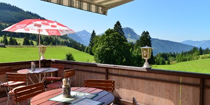 Hotels und Ferienwohnungen im Oberallgäu - Parken & Anreise: kostenloser Parkplatz - Bad Hindelang Oberjoch - Hotel Zum Senn