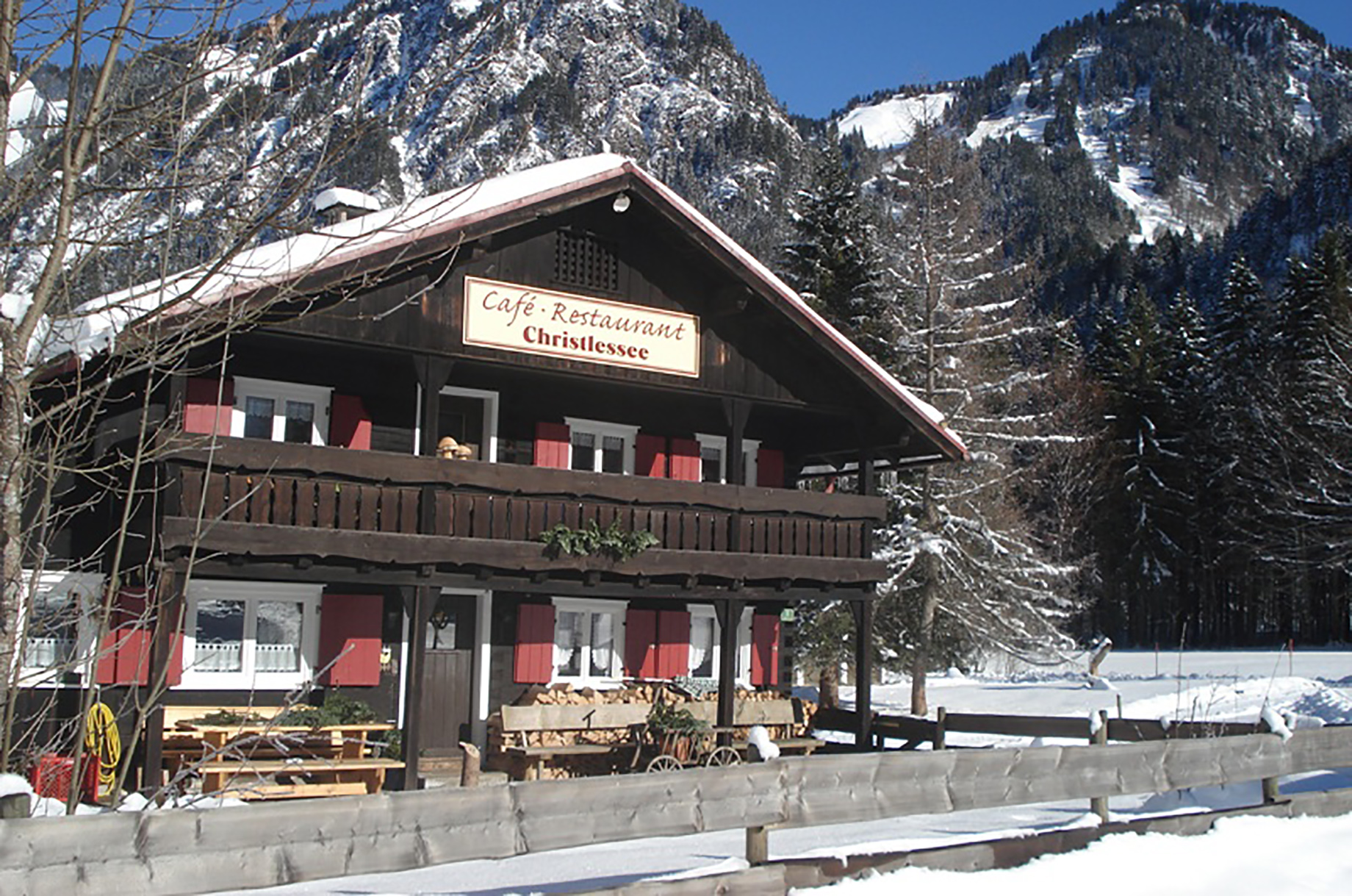 Unterkunft im Allgäu: Ferienwohnungen im Café - Restaurant Christlessee - Ferienwohnungen im Café - Restaurant Christlessee 