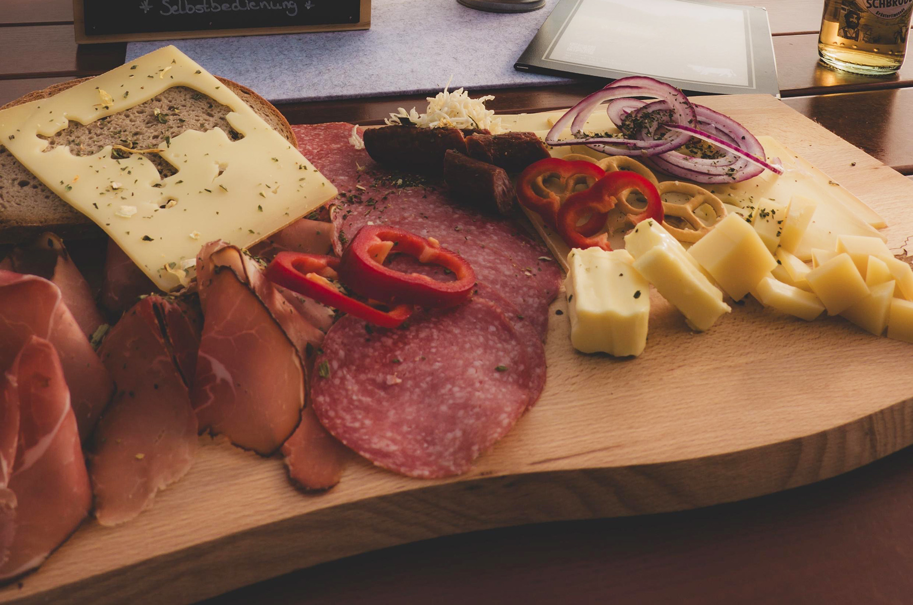 Restaurants im Oberallgäu: Ochsenalpe über dem Ostrachtal in Oberjoch - Ochsenalpe über dem Ostrachtal in Oberjoch