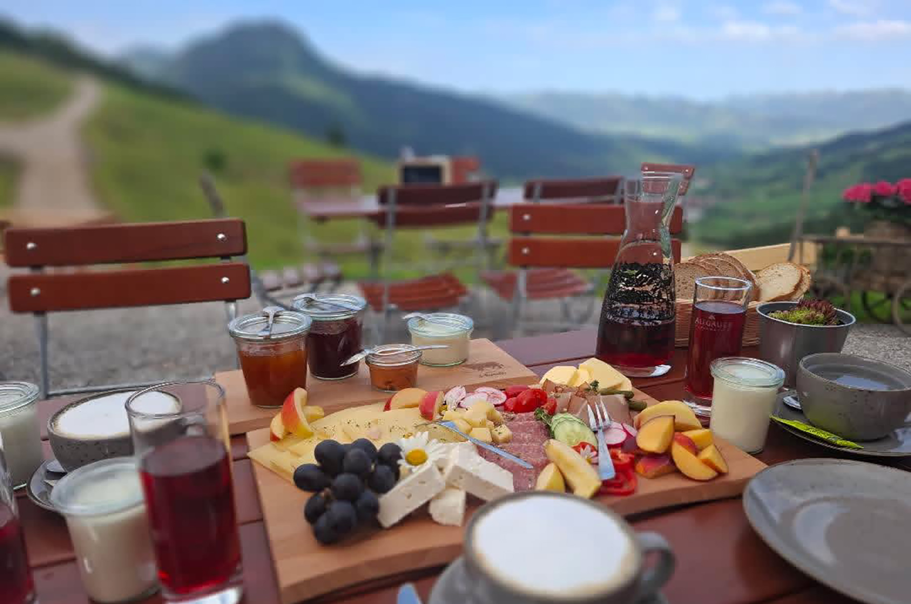 Erlebnisse im Oberallgäu: täglich Älplerfrühstück - Deine Auszeit auf der Unteren Ochsenalpe in Oberjoch