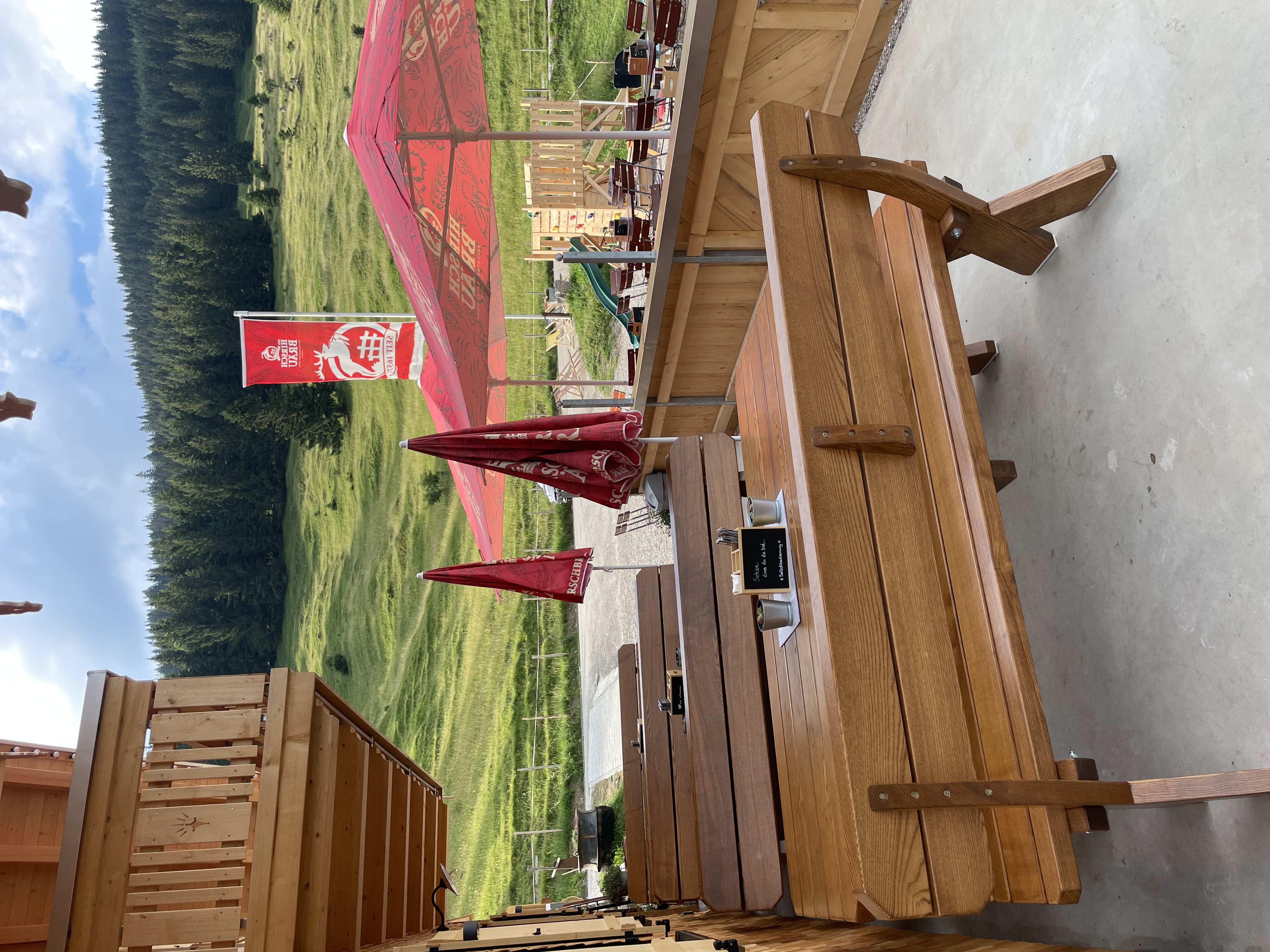 Erlebnisse im Oberallgäu: Terrasse mit Spielplatz - Deine Auszeit auf der Unteren Ochsenalpe in Oberjoch