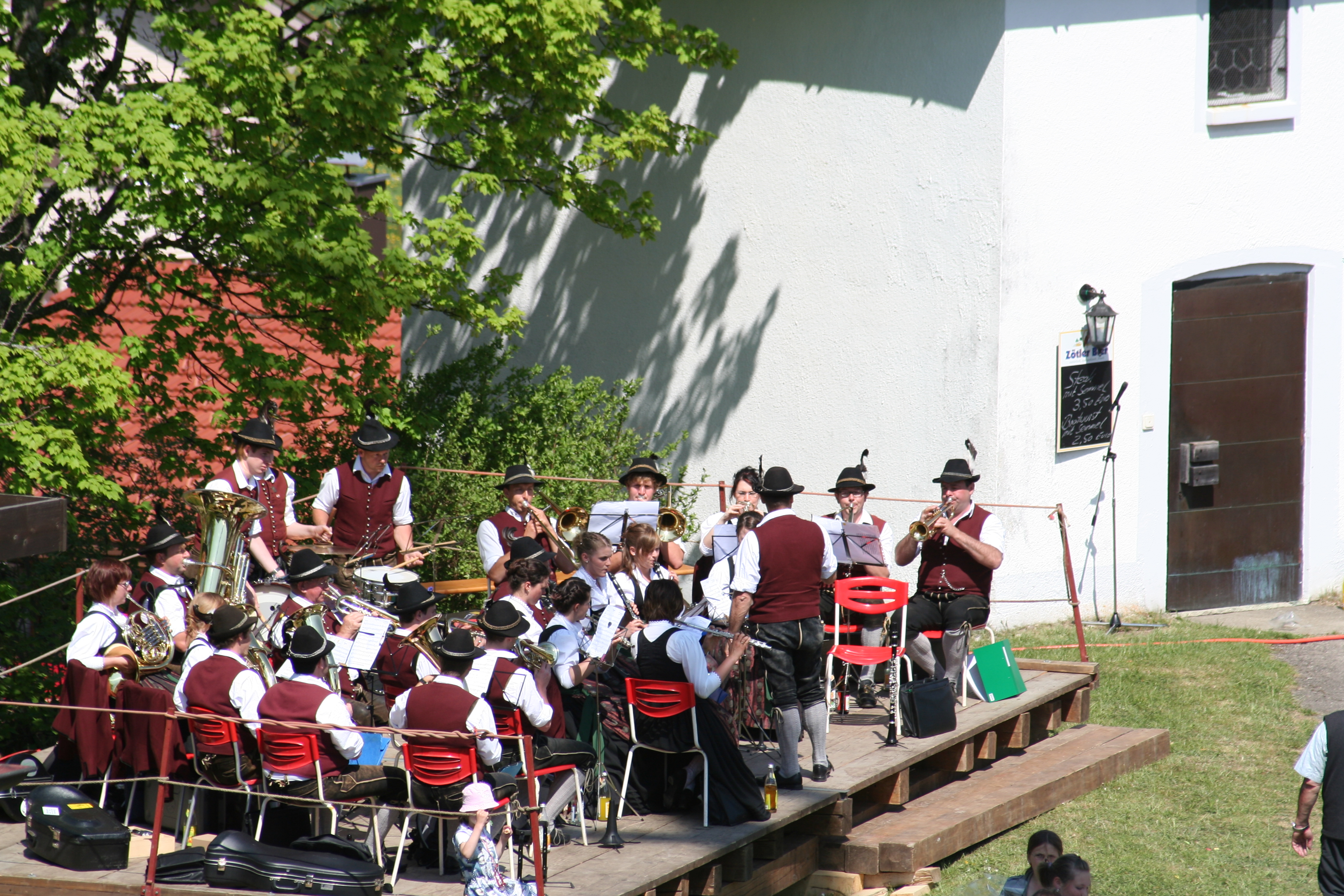 Veranstaltungen im Oberallgäu: Maibaumaufstellen mit Maibaumfest im Allgäu - Oberallgäu - 1. Mai - Maibaumaufstellen 2026 im Oberallgäu 