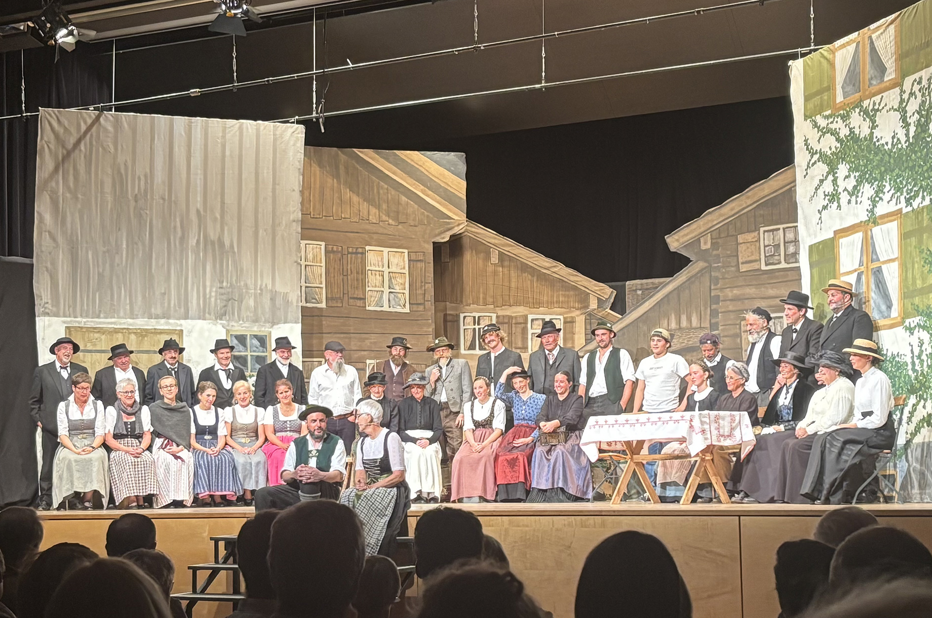 Veranstaltungen im Oberallgäu: Pauls Üüfsatz - Bühnenspiel der Theatergruppe Oberstdorf - Pauls Üüfsatz - Bühnenspiel der Theatergruppe Oberstdorf