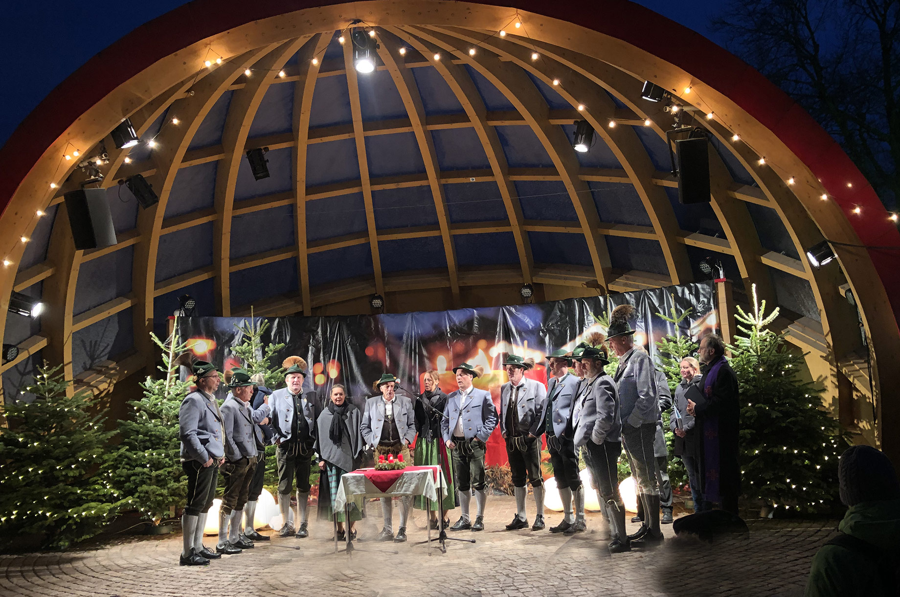 Hotels und Ferienwohnungen im Oberallgäu - Volksmusik und Mundart beim Oberstdorfer Advent  - Oberstdorfer Advent 2025 | Beginn der Adventszeit 