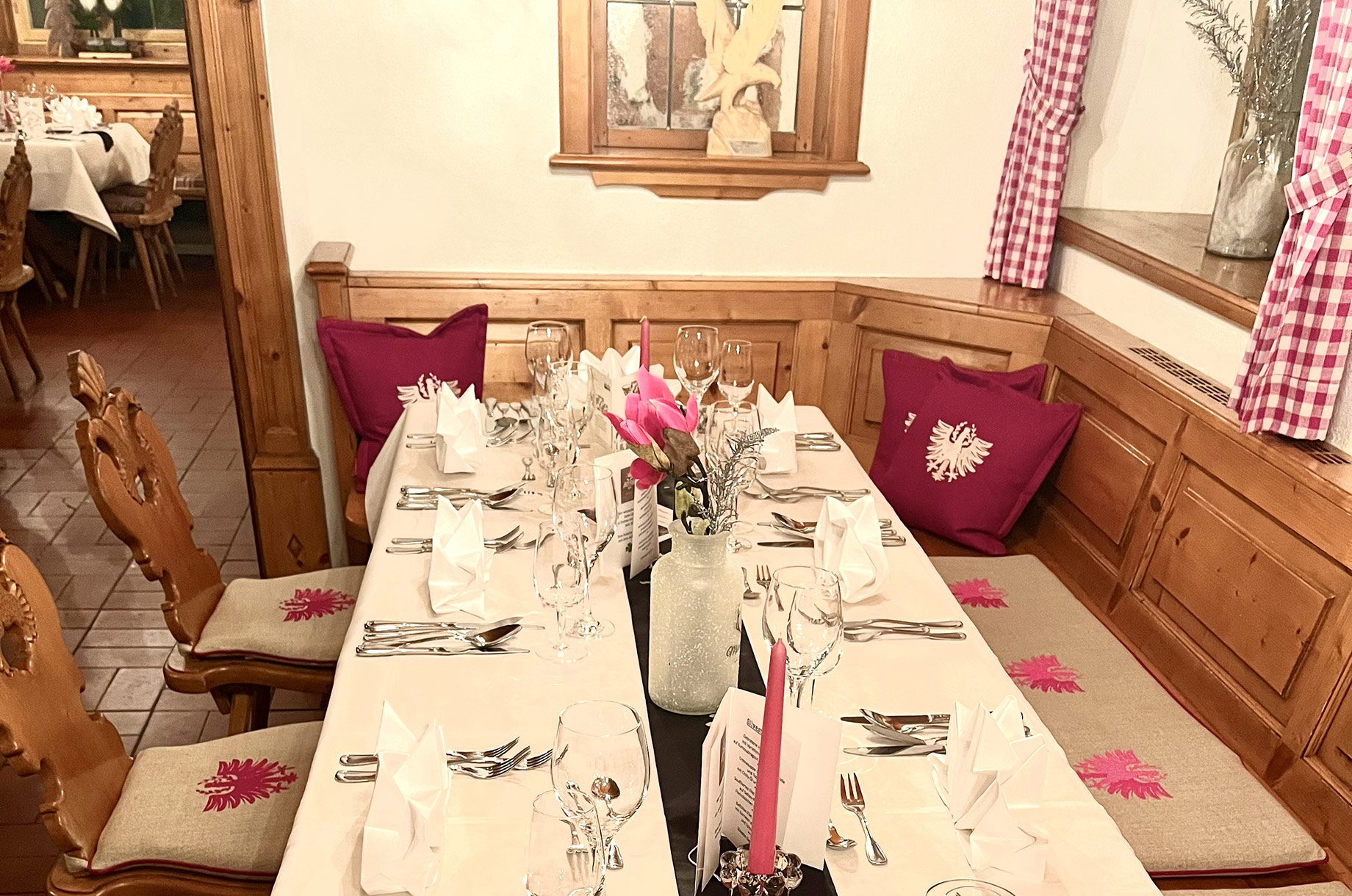 Hotels und Ferienwohnungen im Oberallgäu - Kategorien: Musik - Oberallgäu - Adler's Silvester-Gala in Oberstaufen im Allgäu - Adler's Silvesterfeier 2025 / 2026 in Oberstaufen