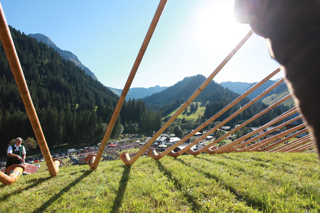 Veranstaltungen im Oberallgäu: Alphorntage mit Alphornfestival im Kleinwalsertal - Alphorntage mit Alphornfestival 2024 im Kleinwalsertal