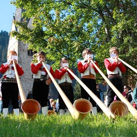 Veranstaltungen im Oberallgäu: Alphorntage mit Alphornfestival im Kleinwalsertal - Alphorntage mit Alphornfestival 2024 im Kleinwalsertal
