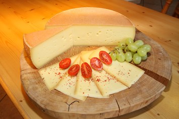 Veranstaltungen im Oberallgäu: Bauern- und Käsemarkt in Oberstdorf im Allgäu - Bauern- und Käsemarkt 2023 in Oberstdorf