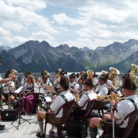 Veranstaltungen im Oberallgäu: Fest zur Alpenrosenblüte im Allgäu auf dem Fellhorn  - Bergfest zur Alpenrosenblüte 2023 im Allgäu