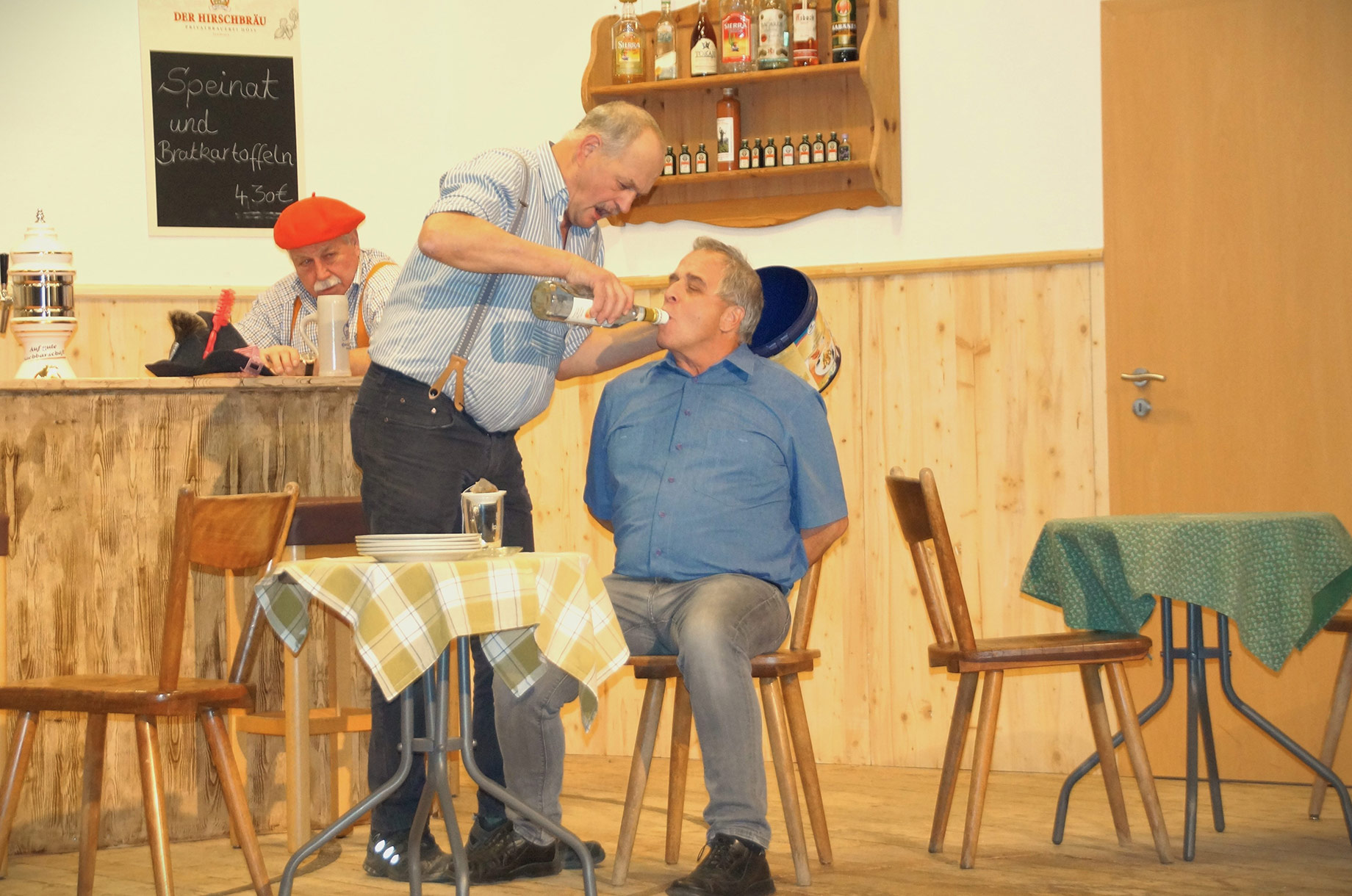 Veranstaltungen im Oberallgäu: Bolsterlanger Bauerntheater - Bilder aus dem Jahr 2024 - Kaviar trifft Currywurst - Bolsterlanger Mundarttheater spielt 2026 "Hoorige Zidda"
