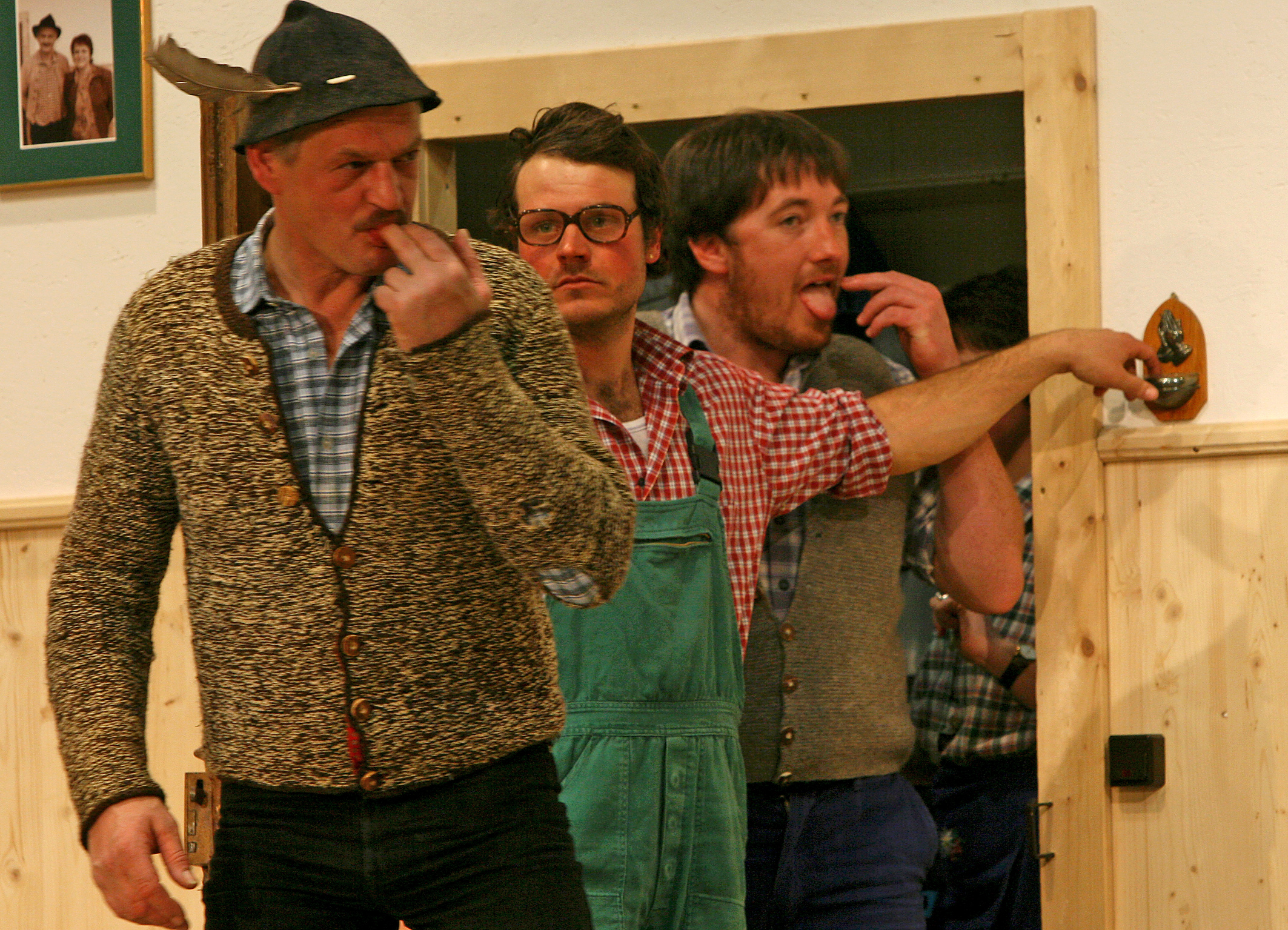 Veranstaltungen im Oberallgäu: Bolsterlanger Bauerntheater - Bilder aus dem Jahr 2024 - Kaviar trifft Currywurst - Bolsterlanger Mundarttheater spielt "Hoorige Zidda"