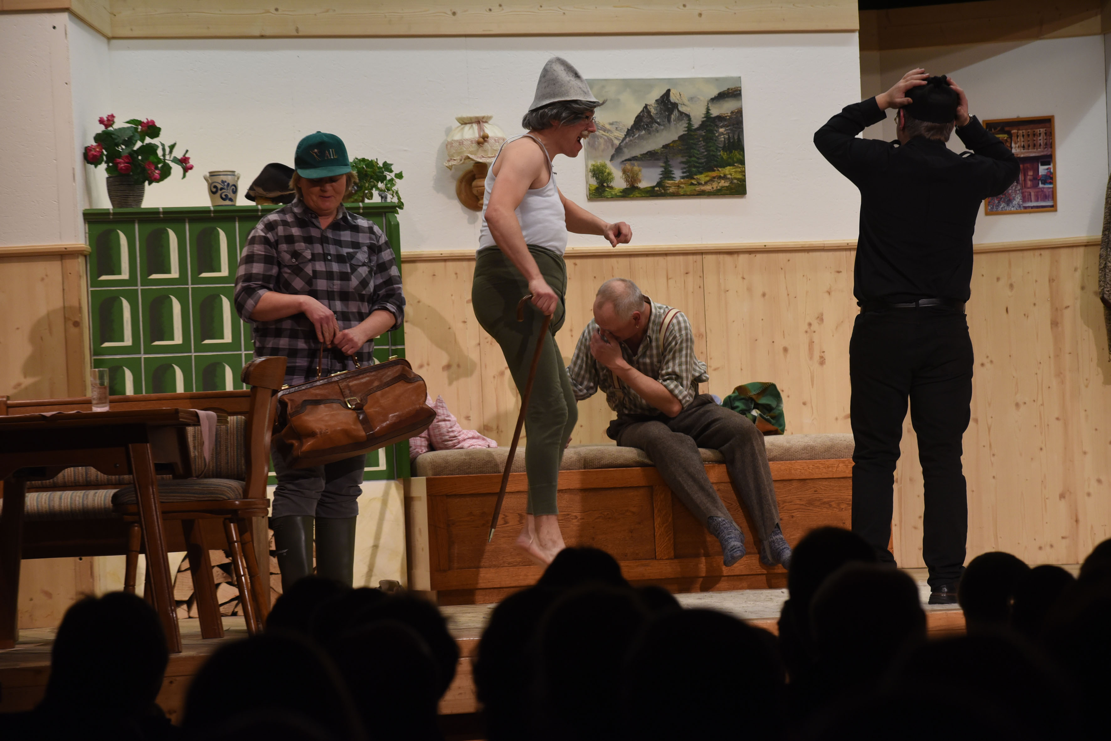 Veranstaltungen im Oberallgäu: Bolsterlanger Bauerntheater - Bilder aus dem Jahr 2024 - Kaviar trifft Currywurst - Bolsterlanger Mundarttheater spielt "Hoorige Zidda"