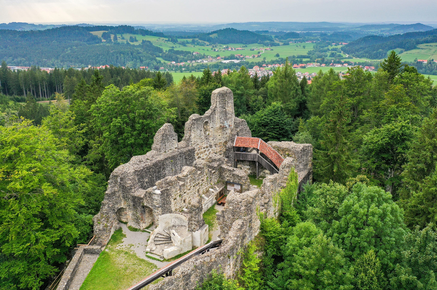 Hotels und Ferienwohnungen im Oberallgäu - Burgfest auf der Alttrauchburg in Weitnau / Kleinweiler im Allgäu - Rock- und Burgfest auf der Alttrauchburg