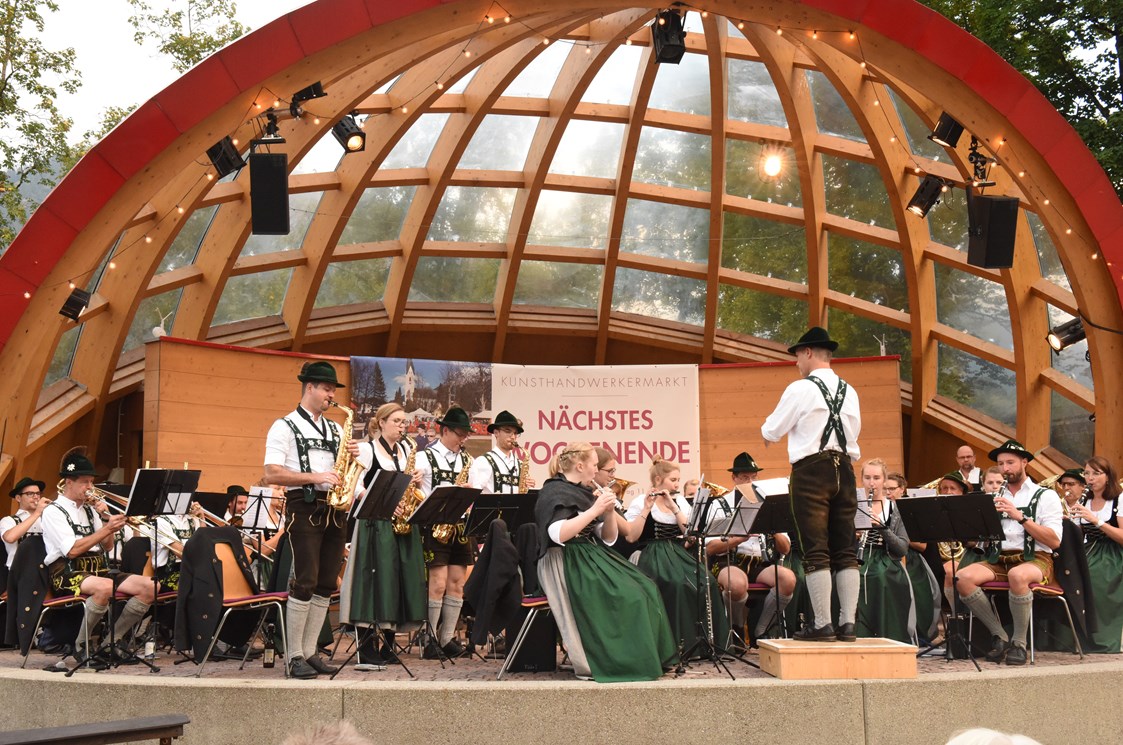 veranstaltung: Die Musikkapelle Oberstdorf spielt im Kurpark