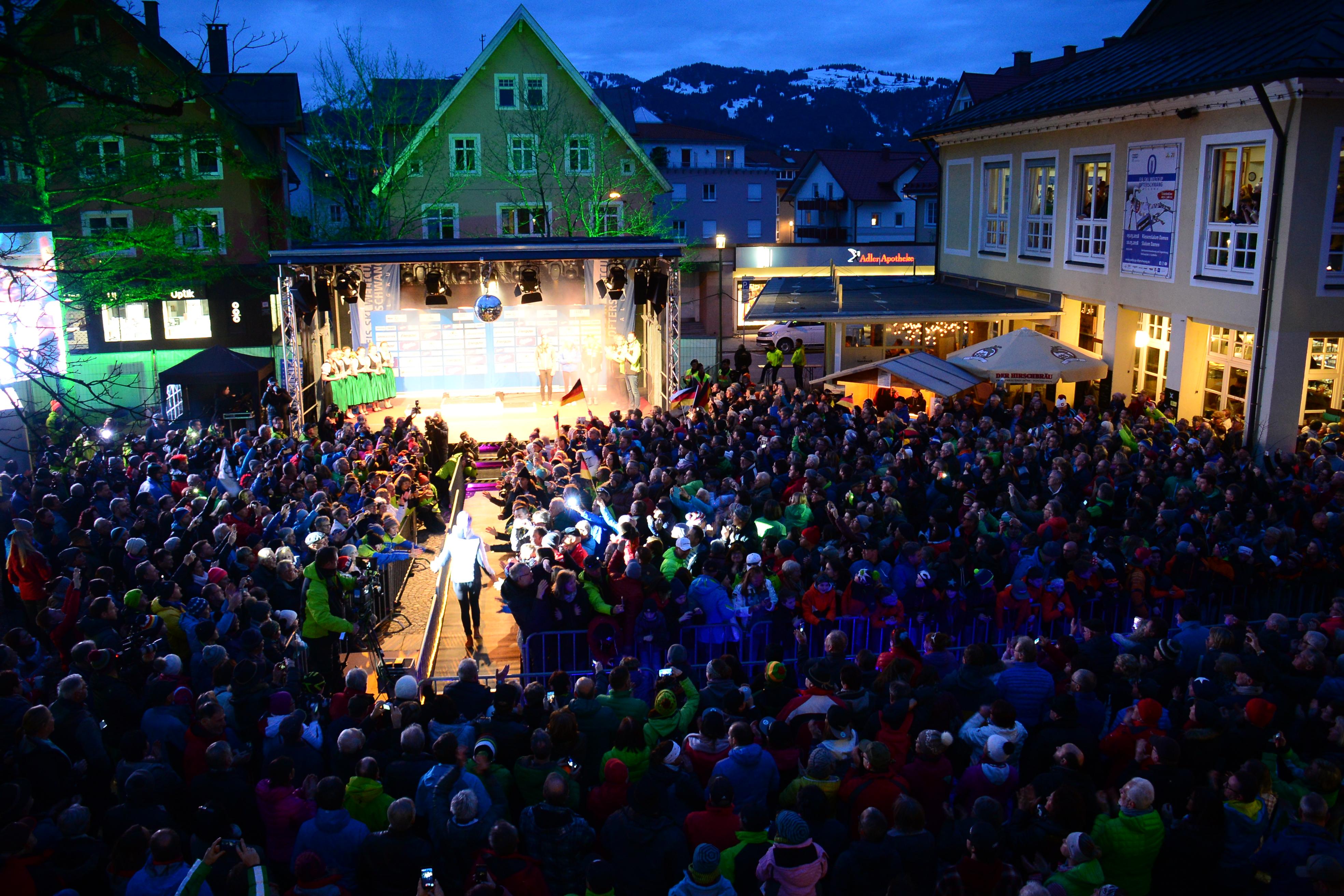 Veranstaltungen im Oberallgäu: Die Weltcup-Party am Rathausplatz
