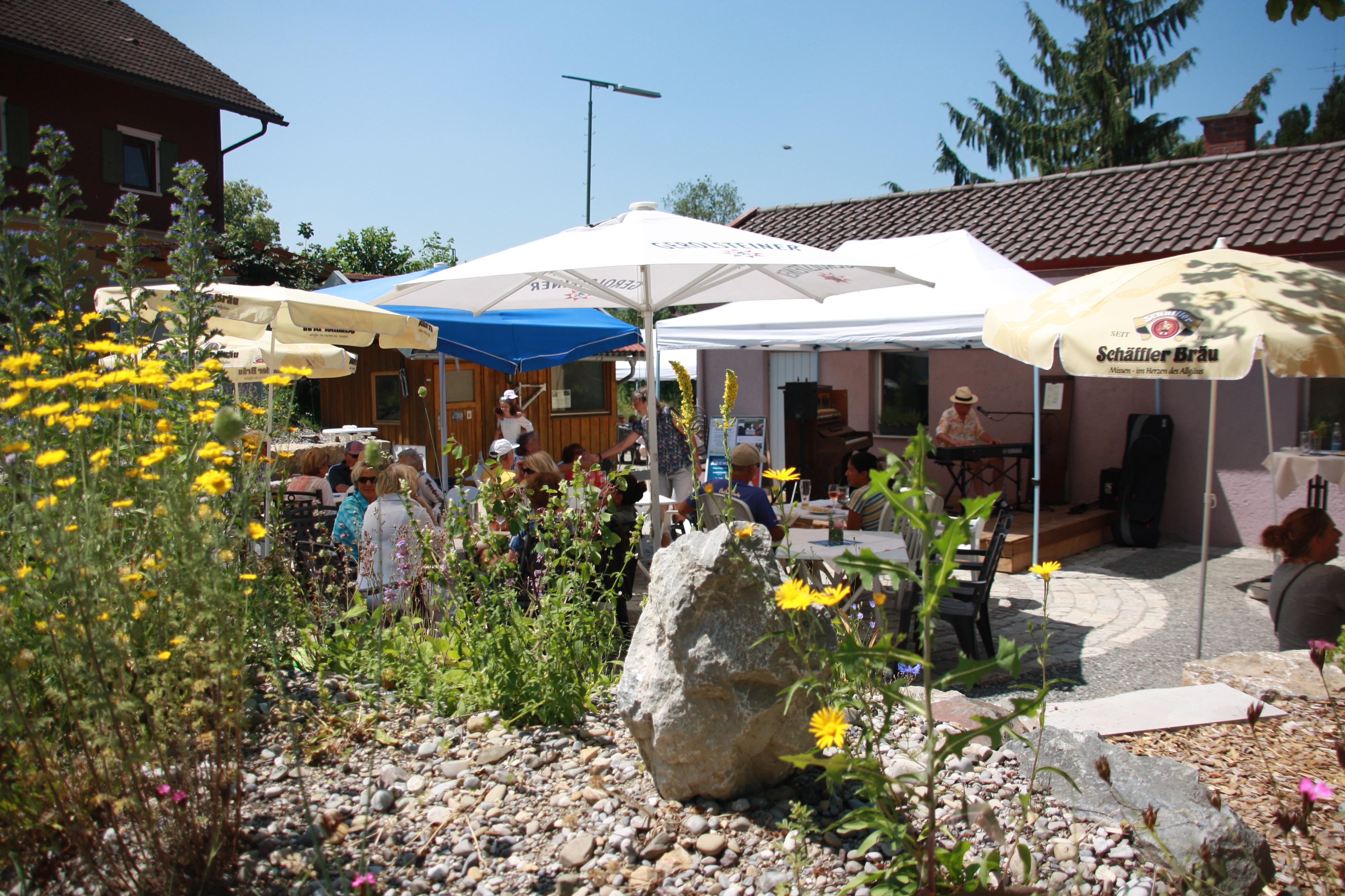 Hotels und Ferienwohnungen im Oberallgäu - Die Wendejacken im Bahnhofsgarten Martinzell - Die Wendejacken im Bahnhofsgarten Martinszell
