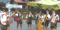 Hotels und Ferienwohnungen im Oberallgäu - Wetter: bei jedem Wetter - Bayern - Dorffest im Bergsteigerdorf Hinterstein - Dorffest 2024 im Bergsteigerdorf Hinterstein