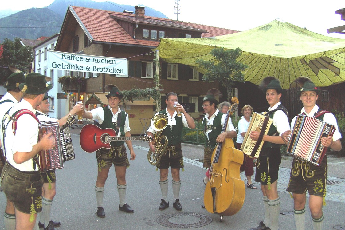 Veranstaltungen im Oberallgäu: Dorffest im Bergsteigerdorf Hinterstein - Dorffest 2024 im Bergsteigerdorf Hinterstein