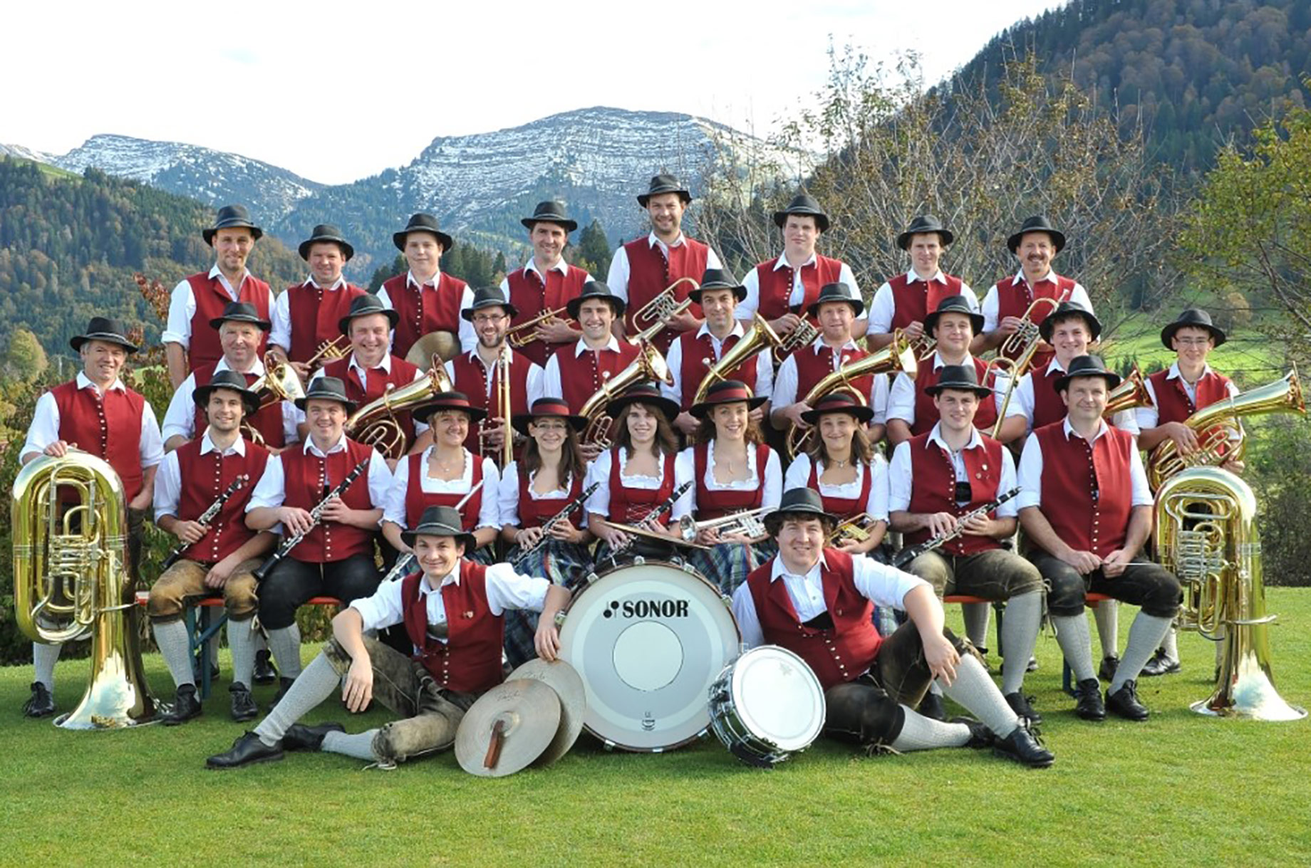 Veranstaltungen im Oberallgäu: Fahnenweihe mit Musikfest in Steibis - Bock auf Blasmusik