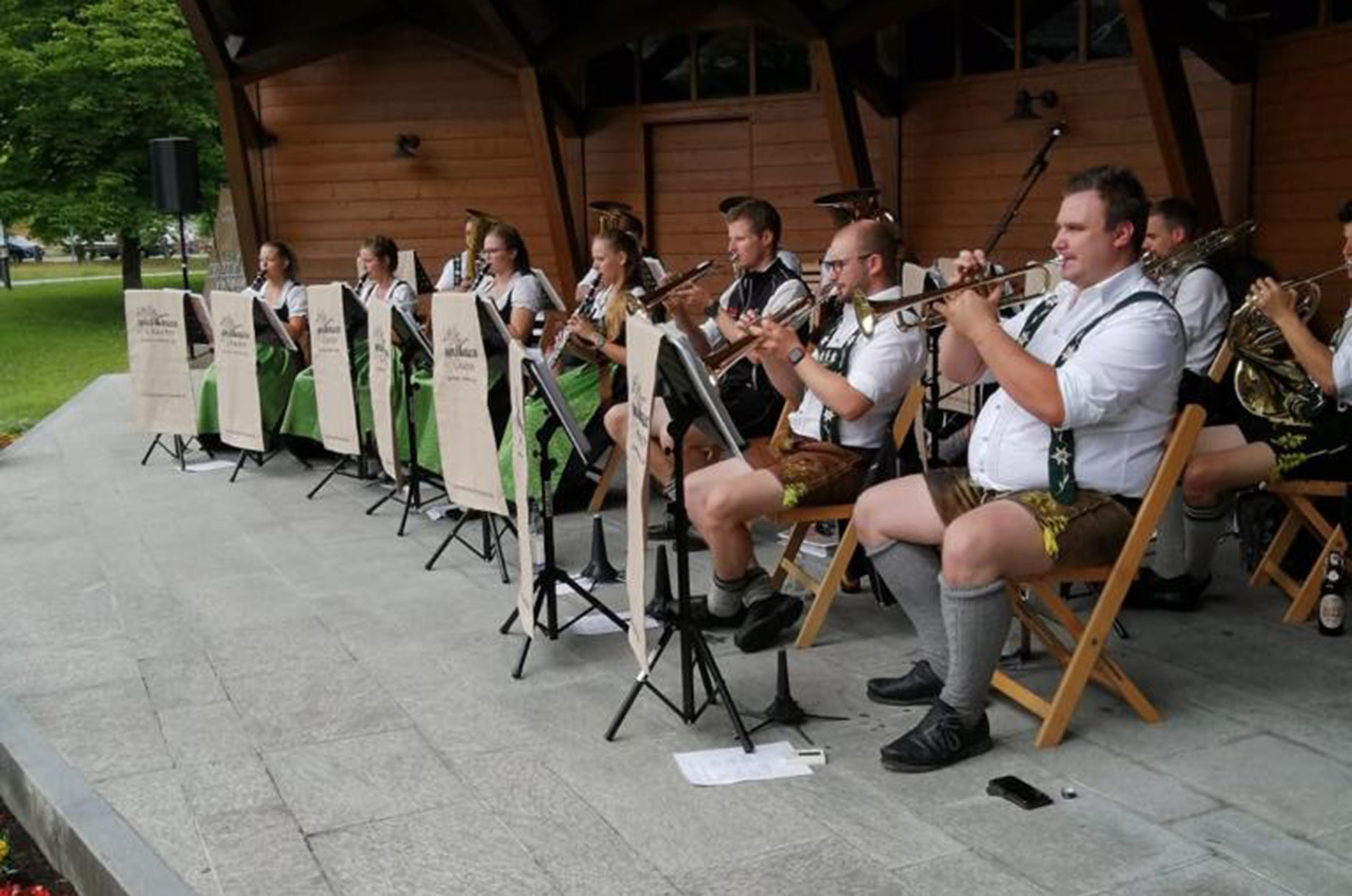 Veranstaltungen im Oberallgäu: Frühschoppenkonzert in Fischen mit den Holz & Blech CHAOTEN - Holz & Blech Chaoten - Frühschoppen an der Fiskina