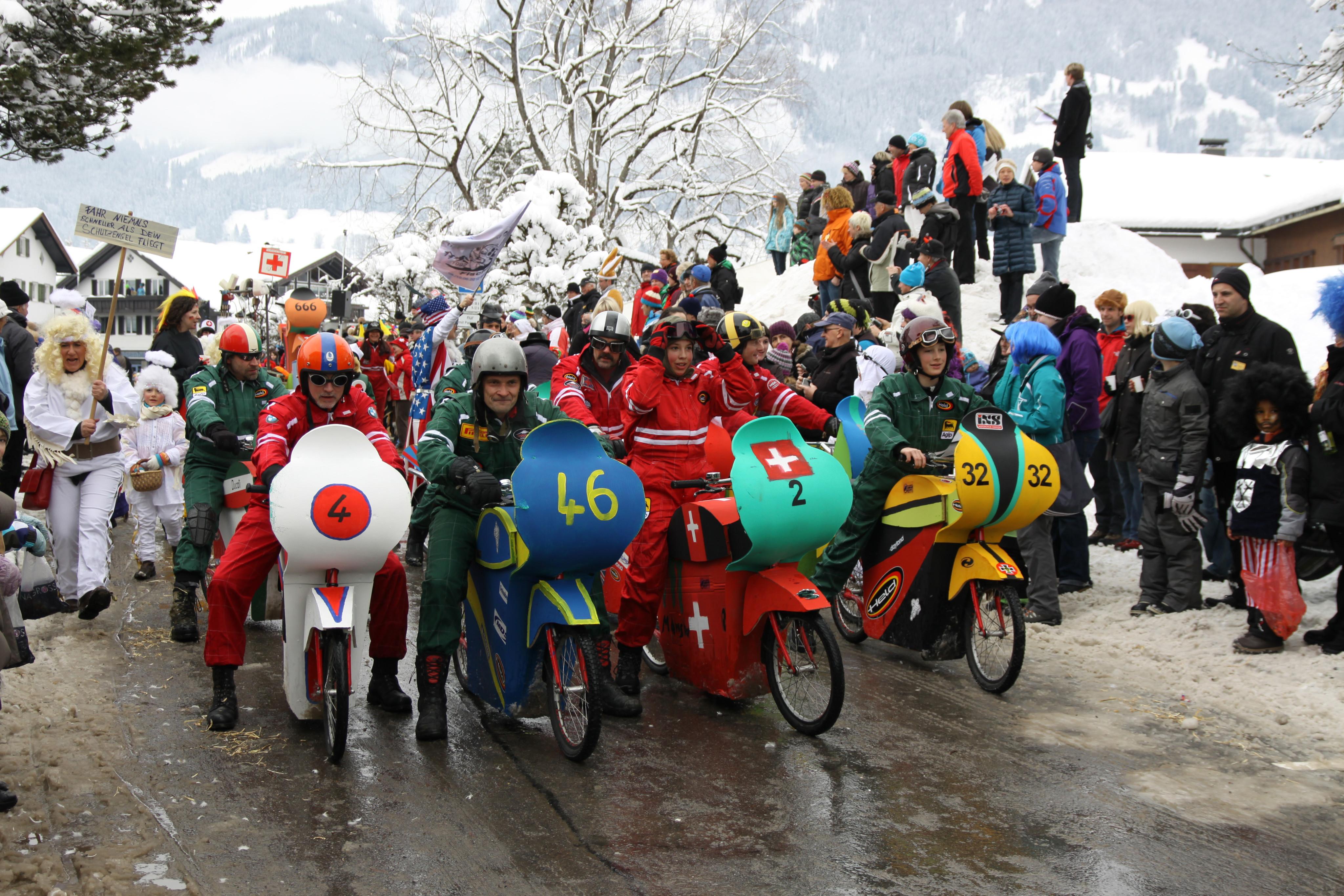 Veranstaltungen im Oberallgäu: Gumpiger Donnerstag in Fischen - der Faschingsumzug - Faschingsumzug am Gumpigen Donnerstag 2026 in Fischen 