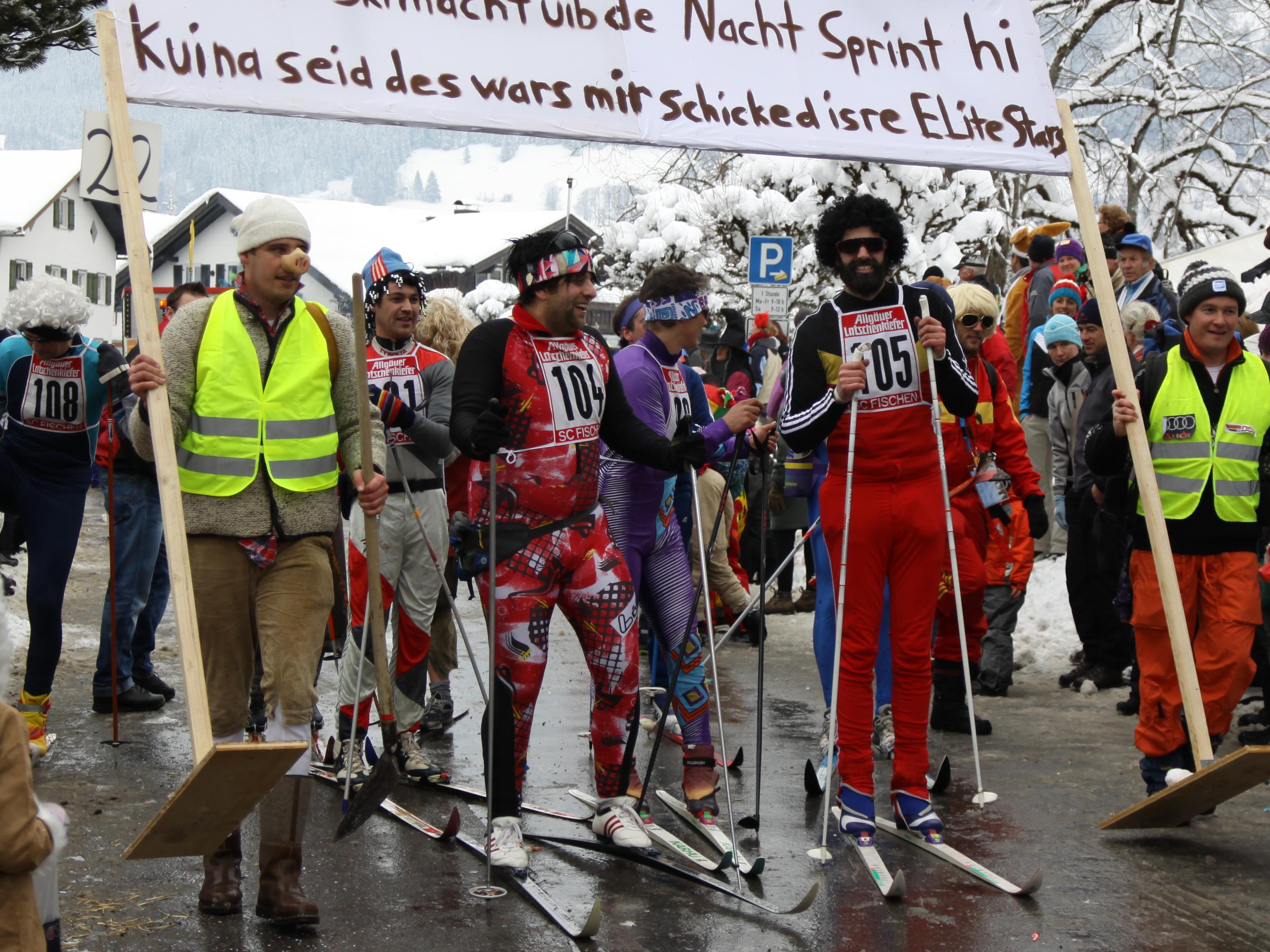Hotels und Ferienwohnungen im Oberallgäu - Gumpiger Donnerstag in Fischen - der Faschingsumzug - Faschingsumzug am Gumpigen Donnerstag in Fischen 