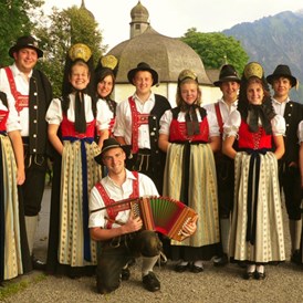 Veranstaltungen im Oberallgäu: Heerbschtball des Trachtenvereins Oberstdorf - Heerbschtball 2023 des Trachtenvereins Oberstdorf