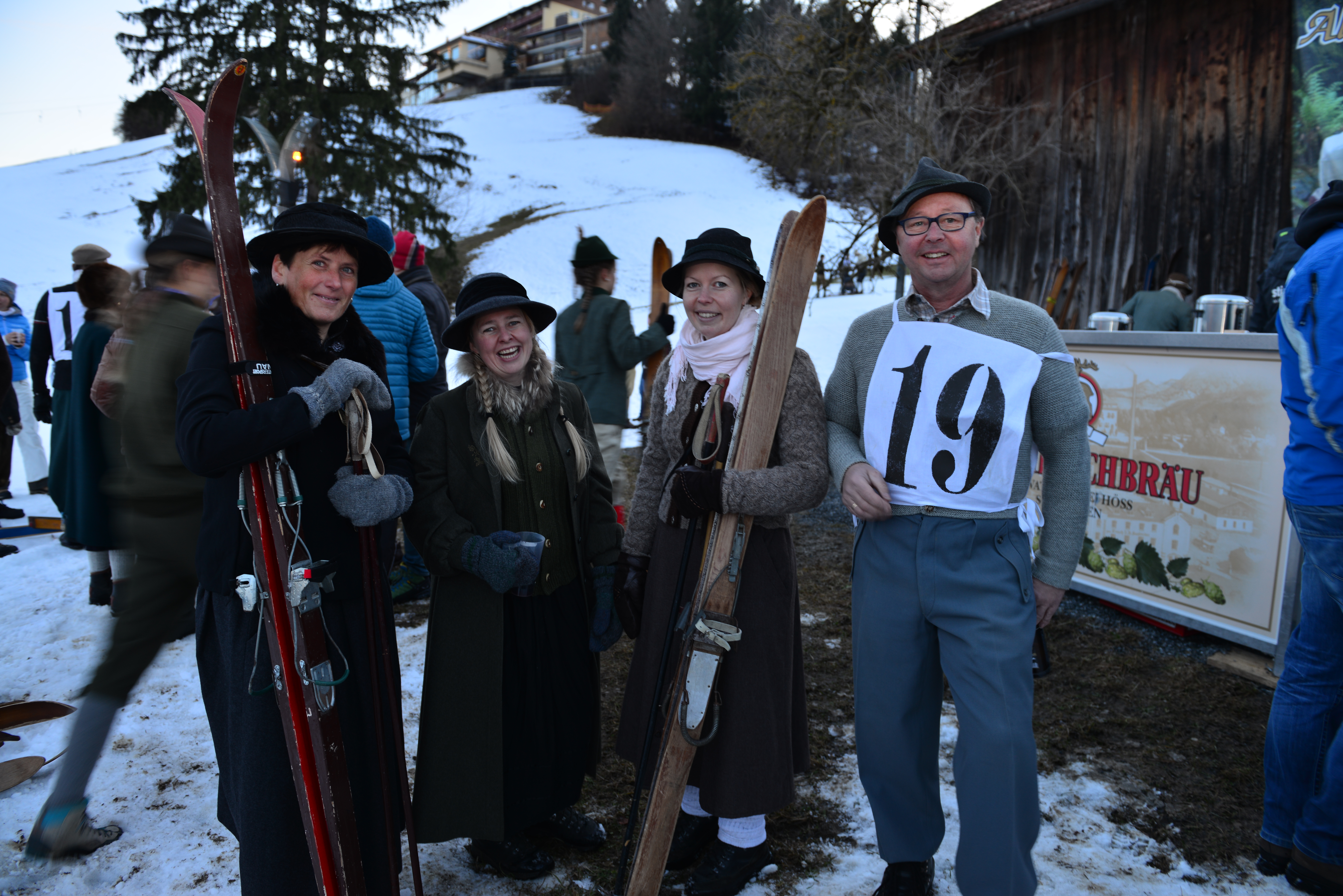 Veranstaltungen im Oberallgäu: Historisches Skifahren in Fischen im Allgäu - Historisches Skirennen 2023 am Stinesser in Fischen