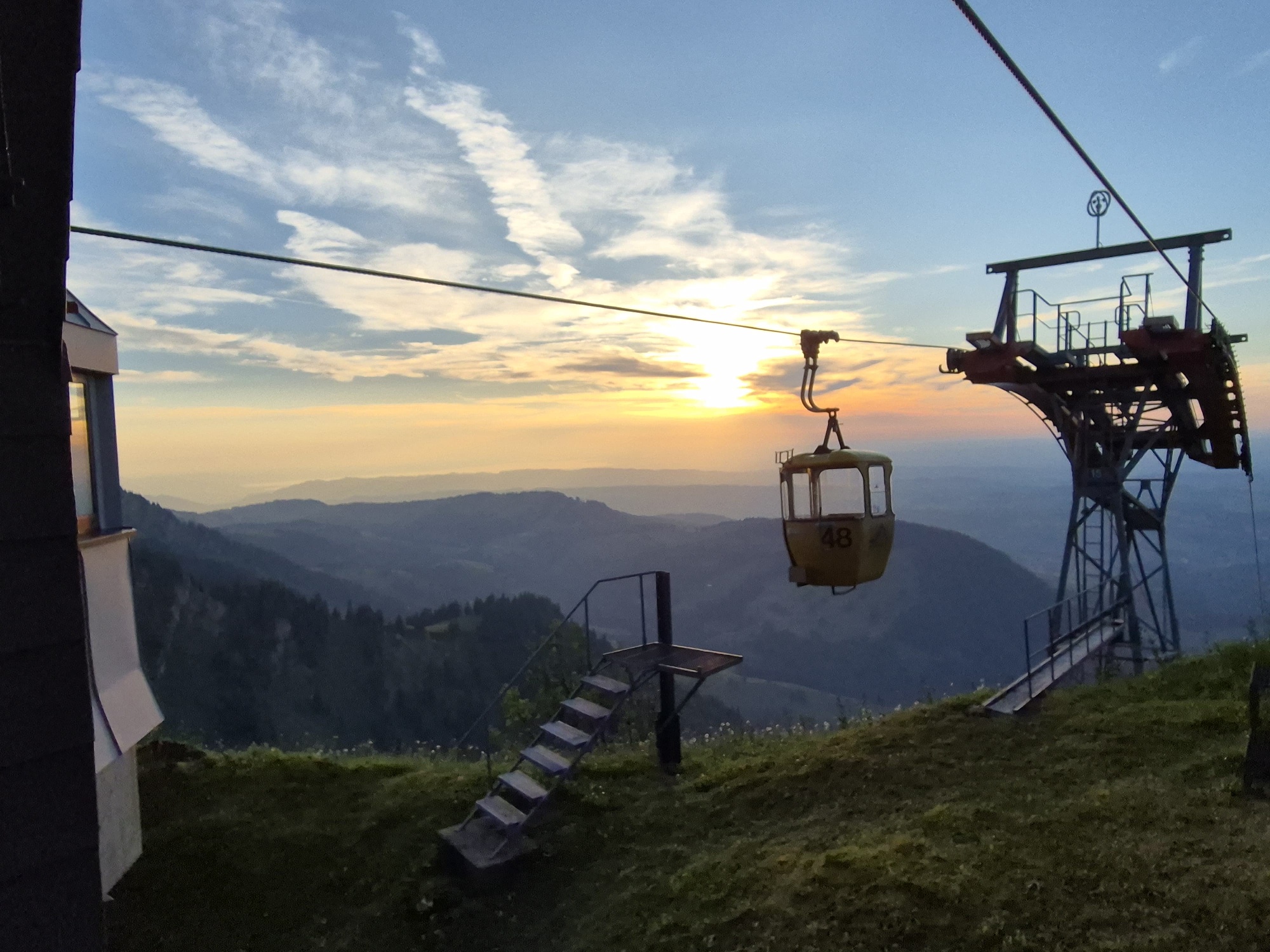 Hotels und Ferienwohnungen im Oberallgäu - Sonnenuntergangsfahrt mit der Hochgratbahn im Allgäu - Sonnenuntergangsfahrt mit Berggottesdienst am Hochgrat