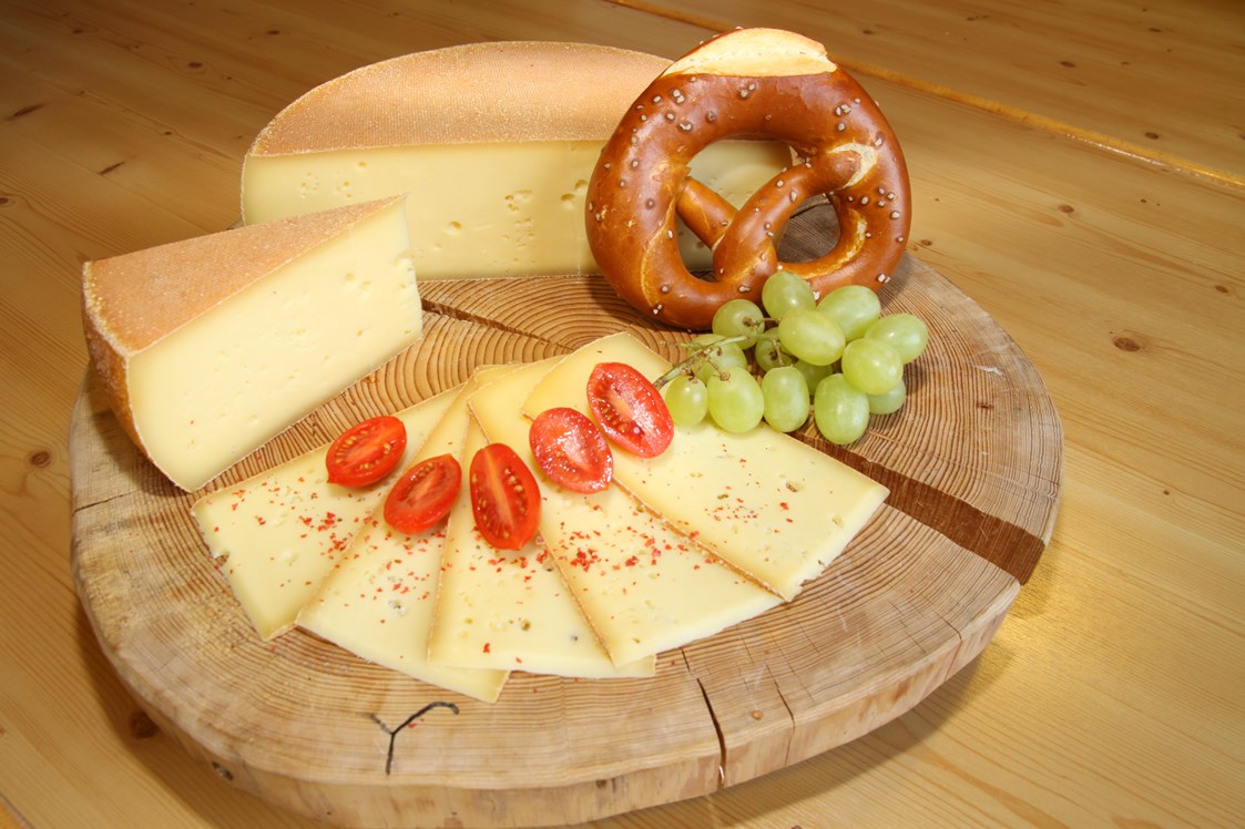 Veranstaltungen im Oberallgäu: Handwerker- und Käsemarkt in Fischen im Allgäu - Käse- und Handwerkermarkt 2024 in Fischen